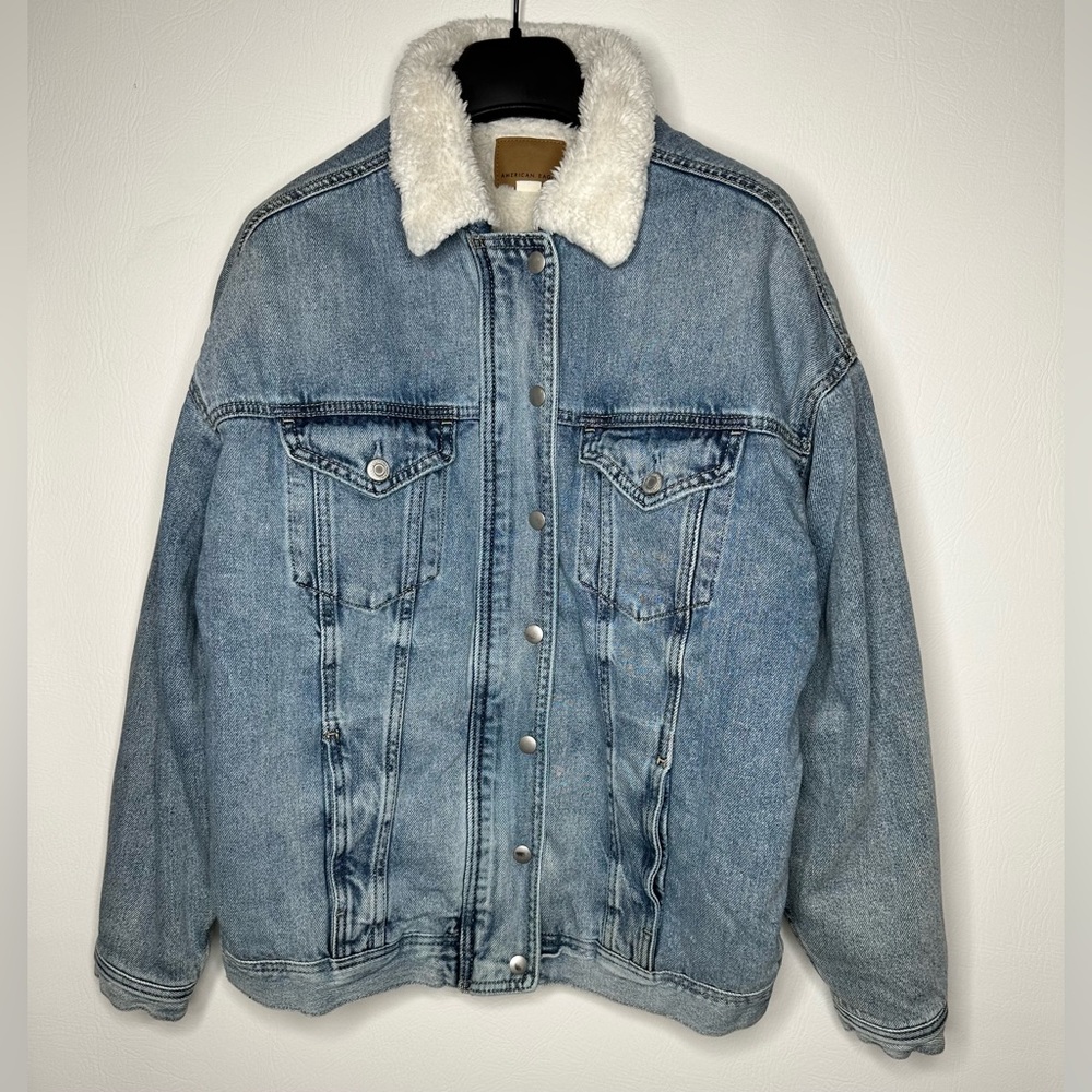 American Eagle size Medium Denim jacket fur lining